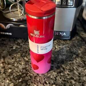 Stanley target Valentine’s Day Limited edition, Red  Heart Fliptop transit Mug